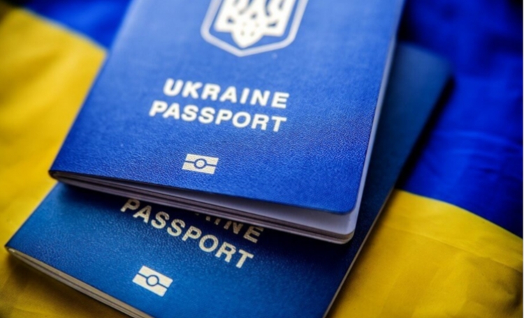 закордонний паспорт та ID-карту в Кракові