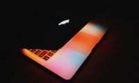 MacBook Air z czipem M2 - czy warto kupić nowy sprzęt od Apple?