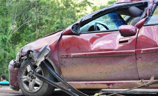 Jak zabezpieczyć miejsce wypadku samochodowego?