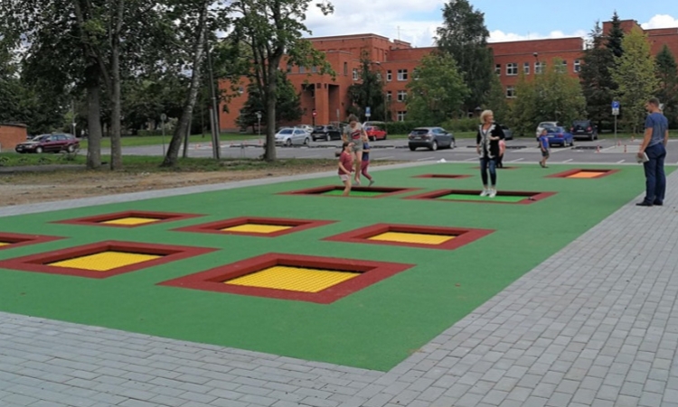 Bodentrampoline – auf interessante Weise einen Spielplatz attraktiver gestalten