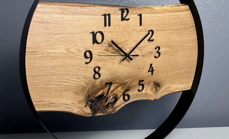 zegar na ścianę z drewna